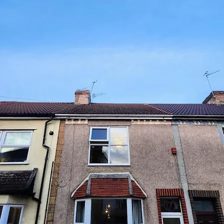 House Near Restaurants, Park And Pubs, Perfect For Pets! * Bristol