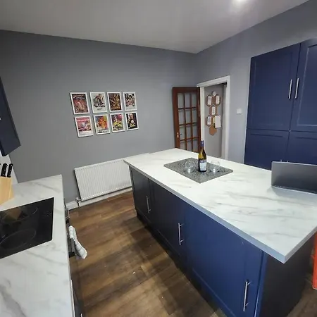 House Near Restaurants, Park And Pubs, Perfect For Pets! Bristol